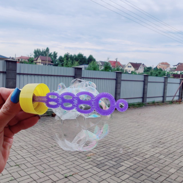 Мыльные пузыри 240 мл. Пузырия с необыкновенной трубочкой для надувания